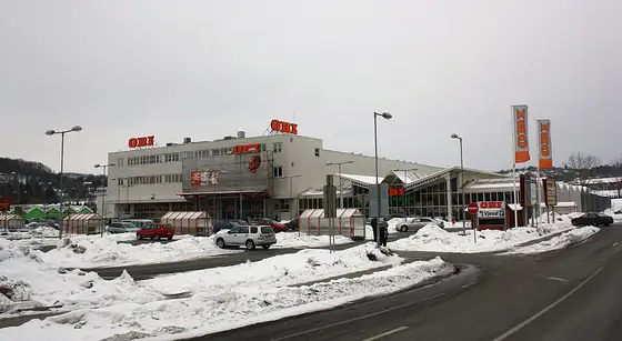 Shops and services – Brno-Komín